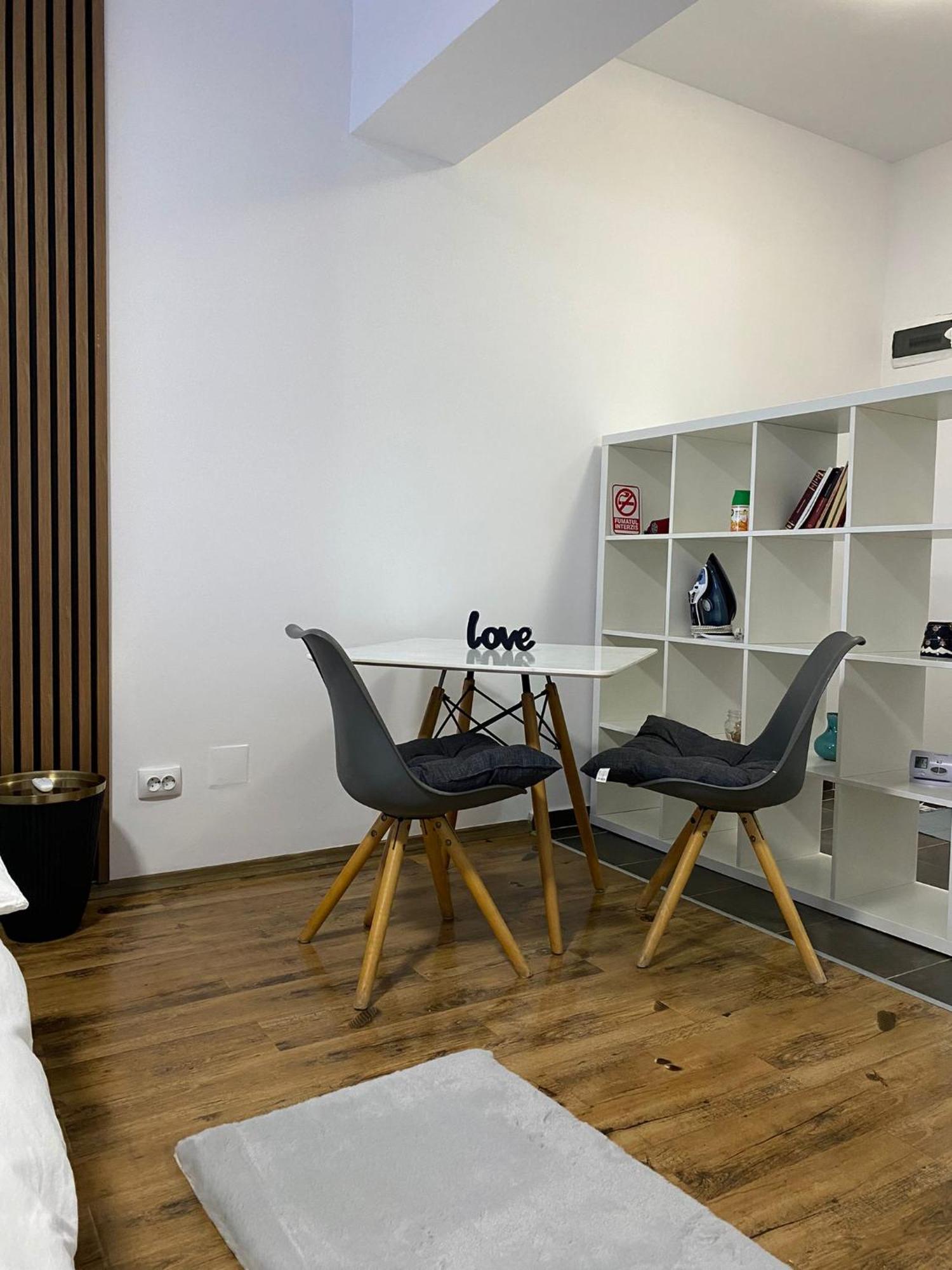Central Studio Bucharest ブカレスト エクステリア 写真