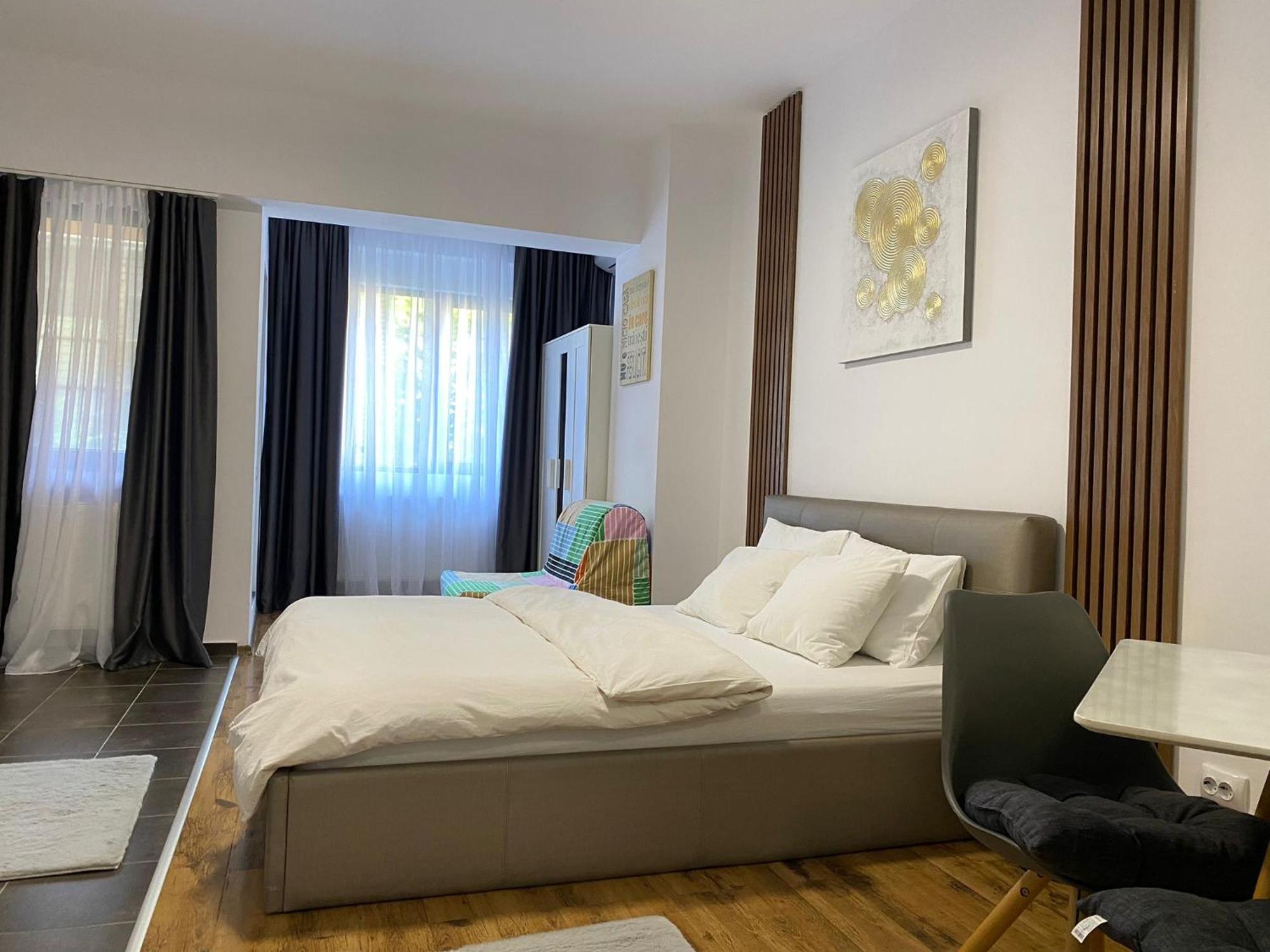 Central Studio Bucharest ブカレスト エクステリア 写真